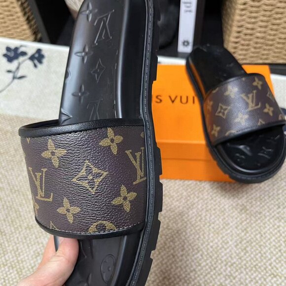 Louis Vuitton Brown and Black Women's  Slides - Picture 4 of 9
